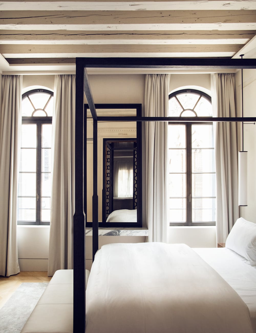 Four poster bed at Palazzo Cristo hotel, Venice