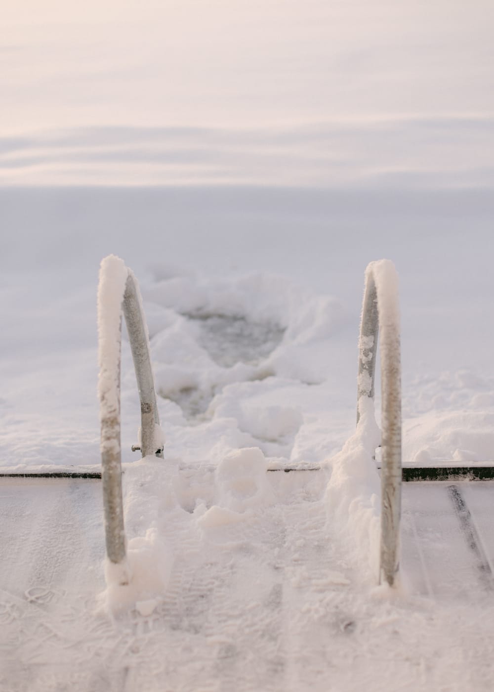 Steps into the ice at Arctic Bath hotel